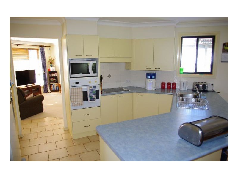 3 Snoewood Street, Old Bar NSW 2430
