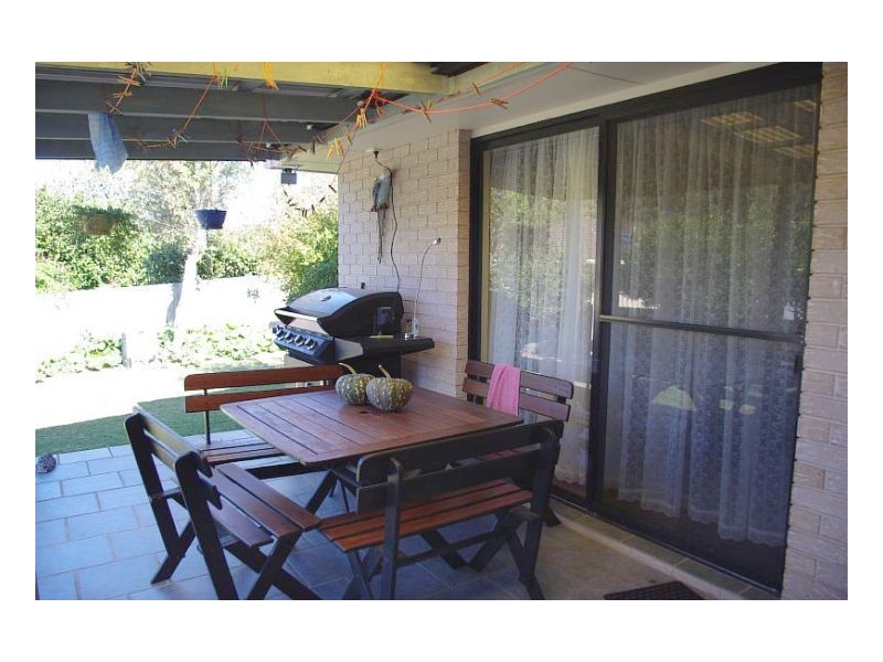 3 Snoewood Street, Old Bar NSW 2430