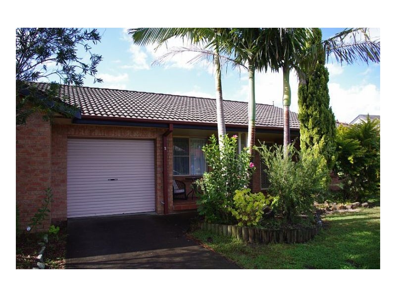 2/2 Silky Ash Close, Old Bar NSW 2430