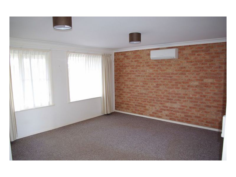 2/2 Silky Ash Close, Old Bar NSW 2430