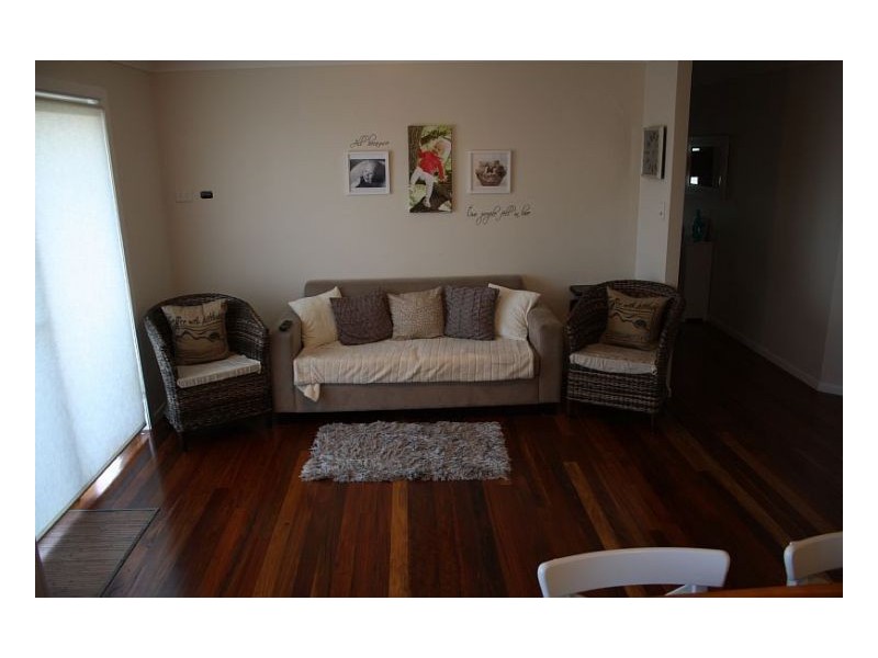 8 Marlin Court, Old Bar NSW 2430