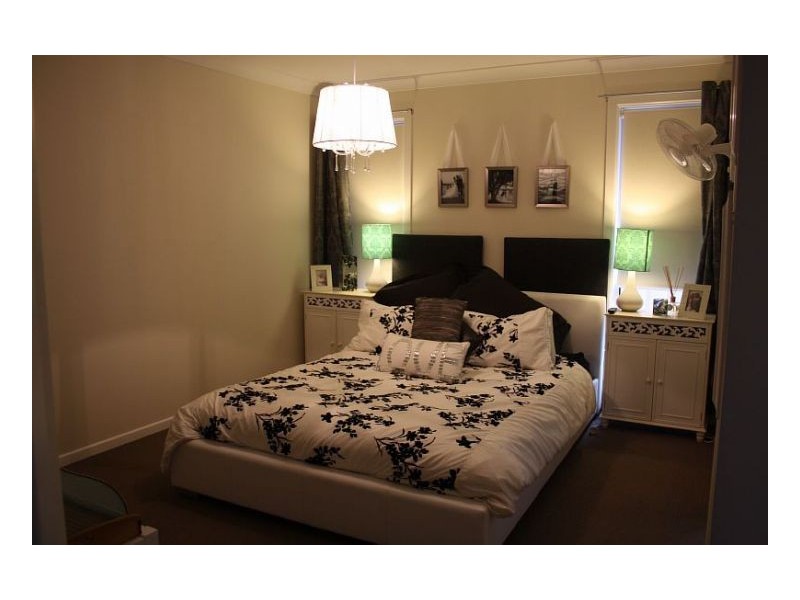 8 Marlin Court, Old Bar NSW 2430