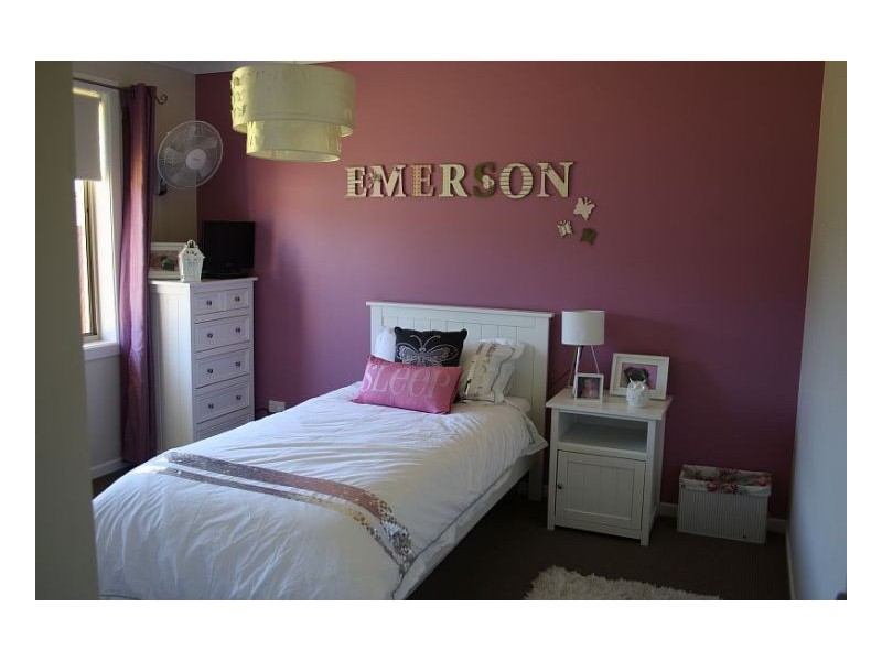 8 Marlin Court, Old Bar NSW 2430