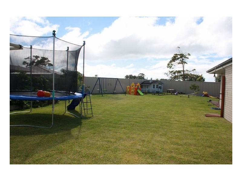 8 Marlin Court, Old Bar NSW 2430