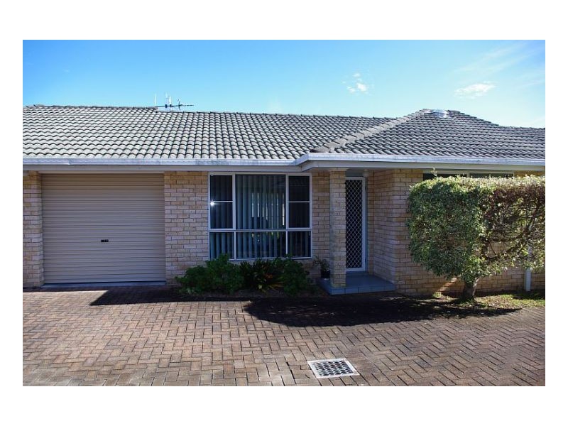 2/37 Old Bar Road, Old Bar NSW 2430