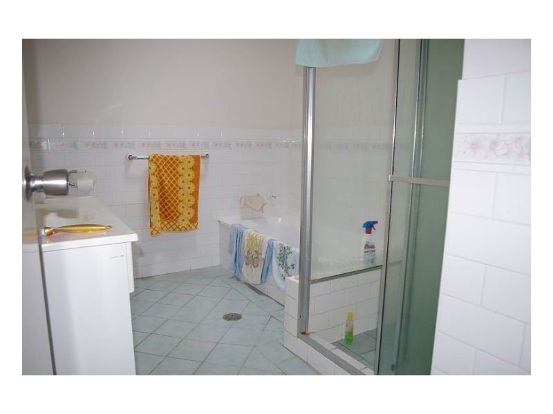 2/37 Old Bar Road, Old Bar NSW 2430