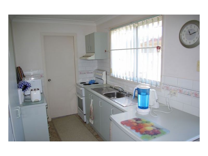 2/37 Old Bar Road, Old Bar NSW 2430