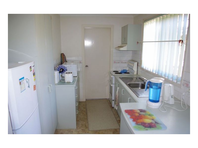 2/37 Old Bar Road, Old Bar NSW 2430