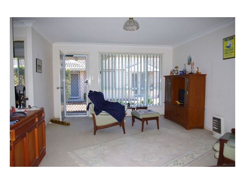 2/37 Old Bar Road, Old Bar NSW 2430