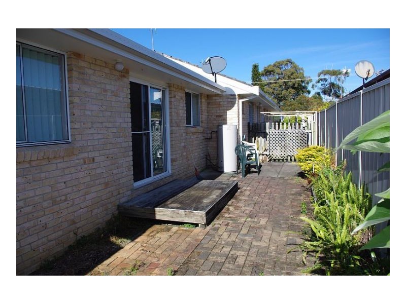 2/37 Old Bar Road, Old Bar NSW 2430