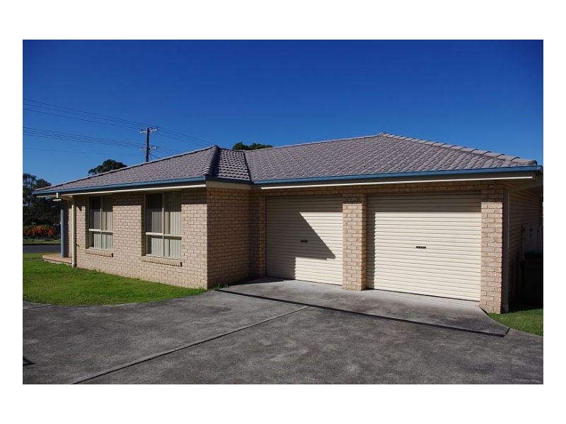 1/70 Old Bar Rd, Old Bar NSW 2430