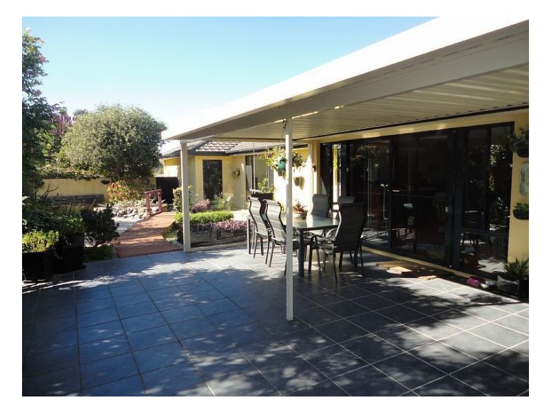 2 Bluehaven Drive, Old Bar NSW 2430