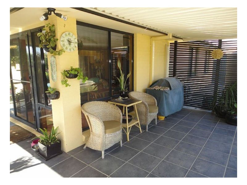 2 Bluehaven Drive, Old Bar NSW 2430