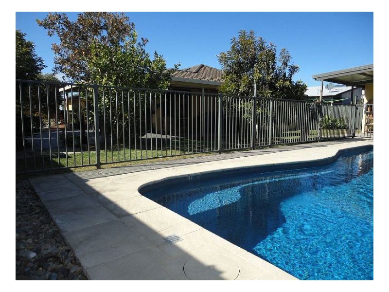 2 Bluehaven Drive, Old Bar NSW 2430