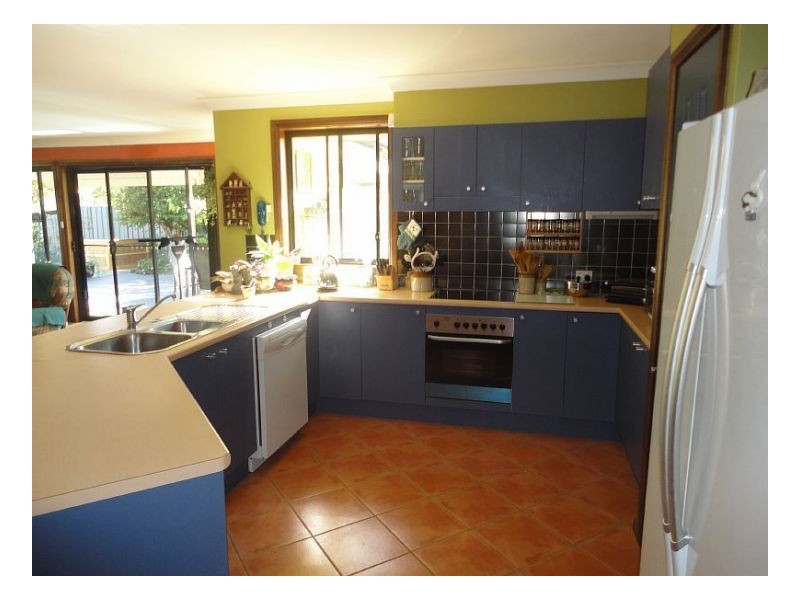 2 Bluehaven Drive, Old Bar NSW 2430