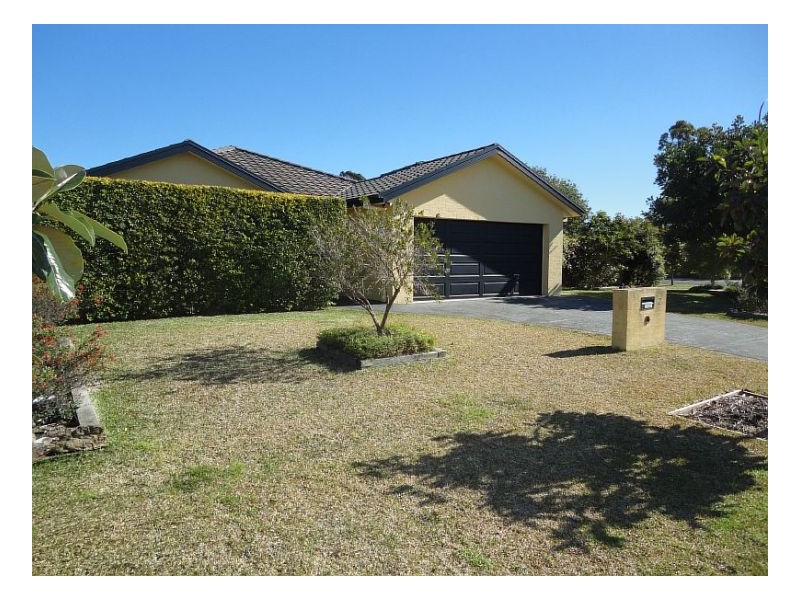 2 Bluehaven Drive, Old Bar NSW 2430