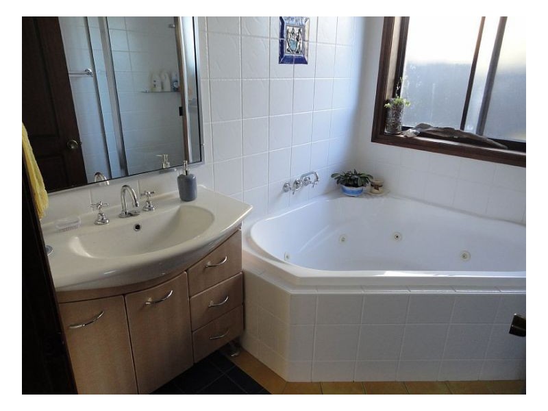 2 Bluehaven Drive, Old Bar NSW 2430