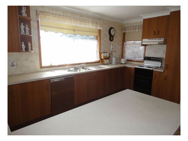 2 Rushby Dr, Old Bar NSW 2430