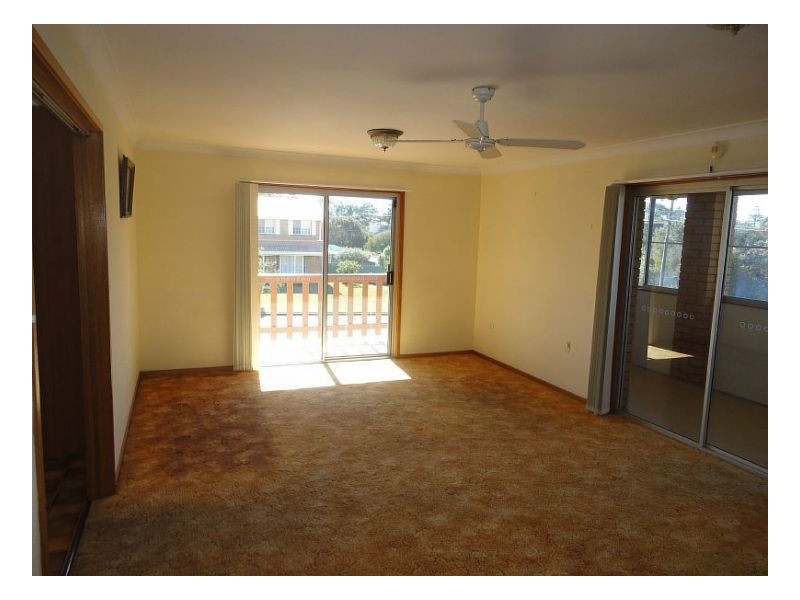 2 Rushby Dr, Old Bar NSW 2430