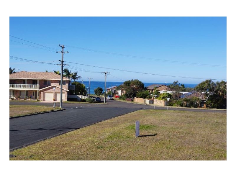 25 Ocean Drive, Wallabi Point NSW 2430