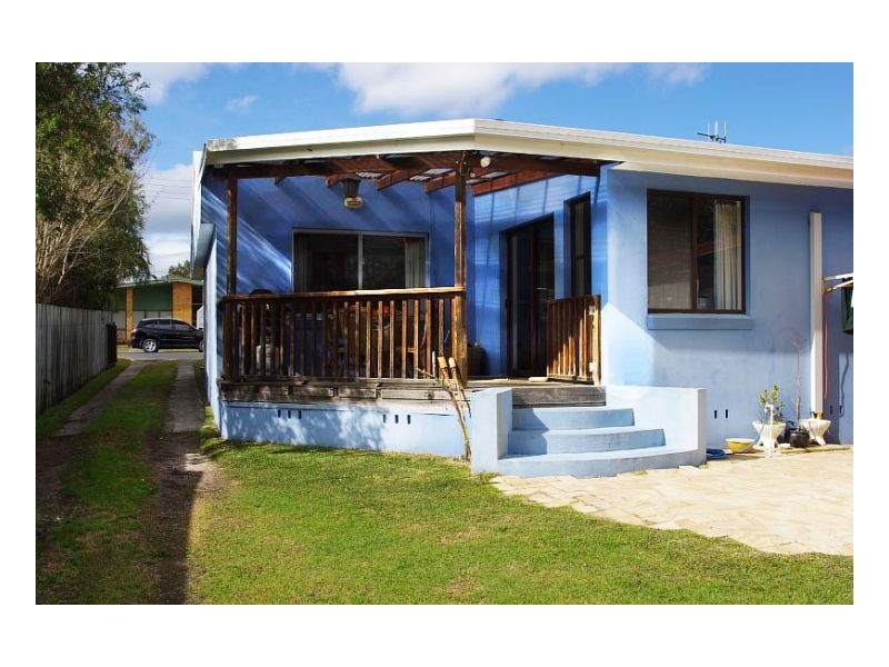 21 Hall Street, Old Bar NSW 2430