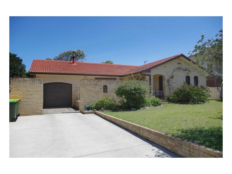 10 Old Bar Road, Old Bar NSW 2430