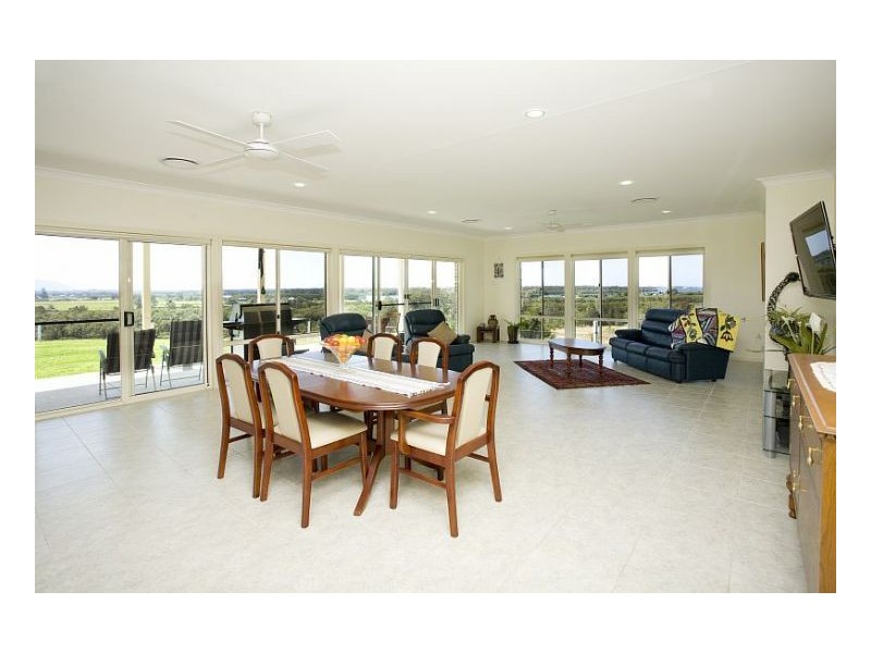 106 Beal Avenue, Mitchells Island NSW 2430