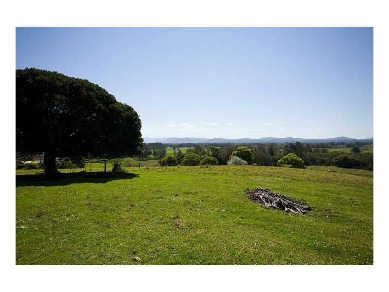 106 Beal Avenue, Mitchells Island NSW 2430