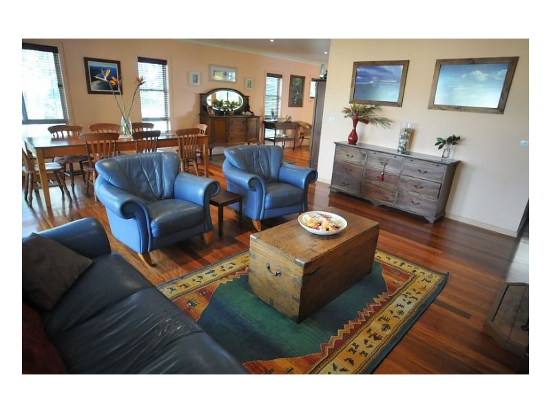 25 Old Bar Road, Old Bar NSW 2430