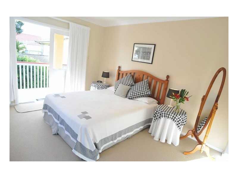 25 Old Bar Road, Old Bar NSW 2430