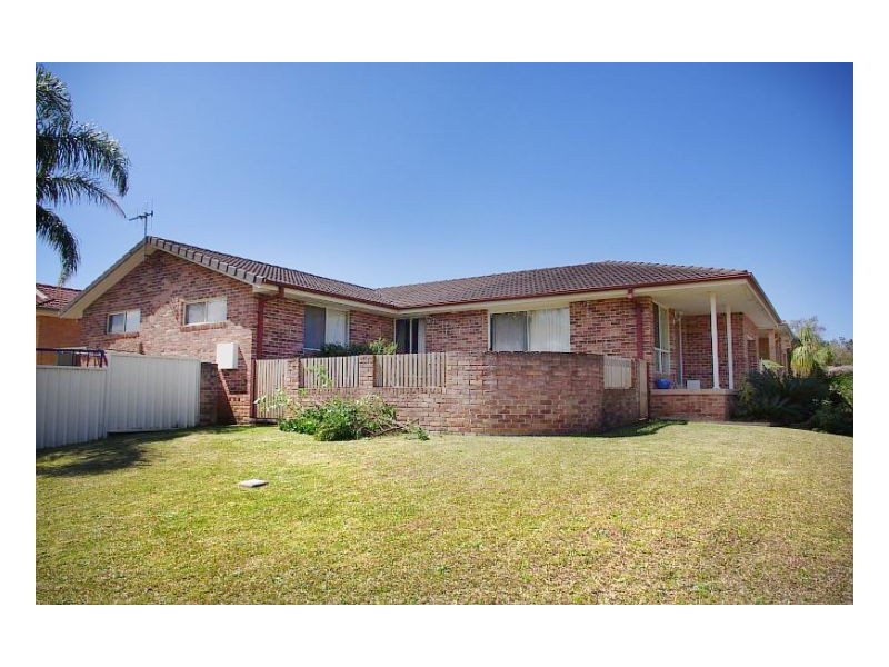 2a Casuarina Cl, Old Bar NSW 2430