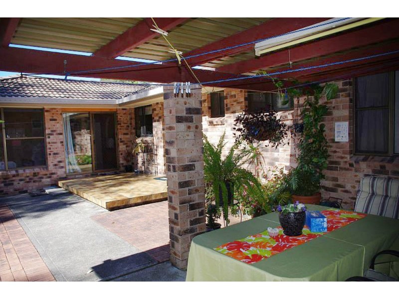 5 Cassia Close, Old Bar NSW 2430