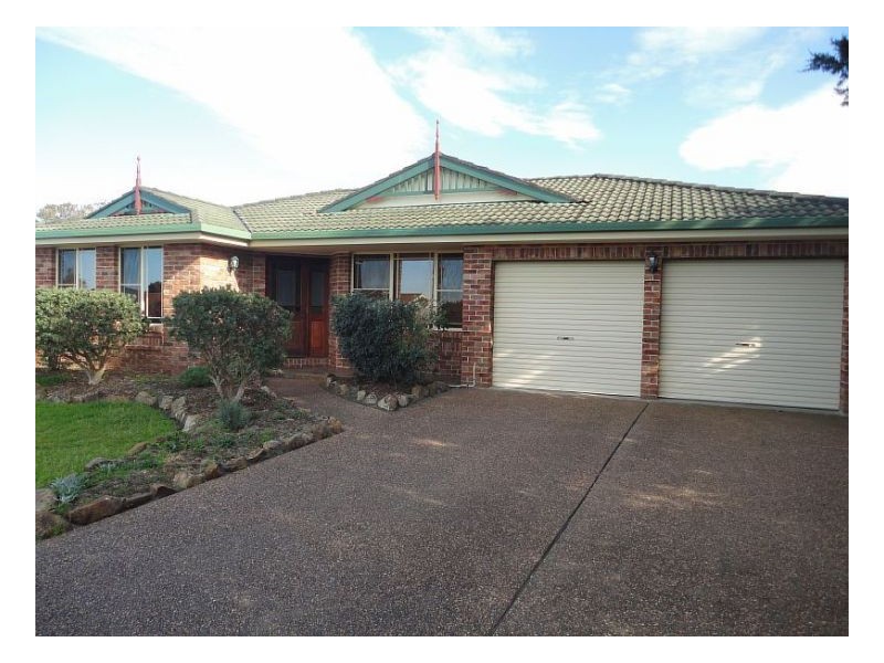19 Pryor Cres, Old Bar NSW 2430
