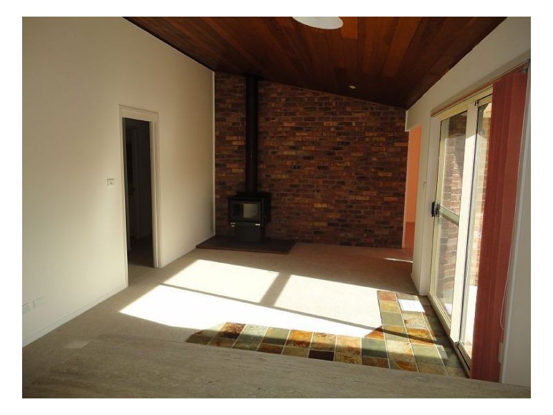 19 Pryor Cres, Old Bar NSW 2430