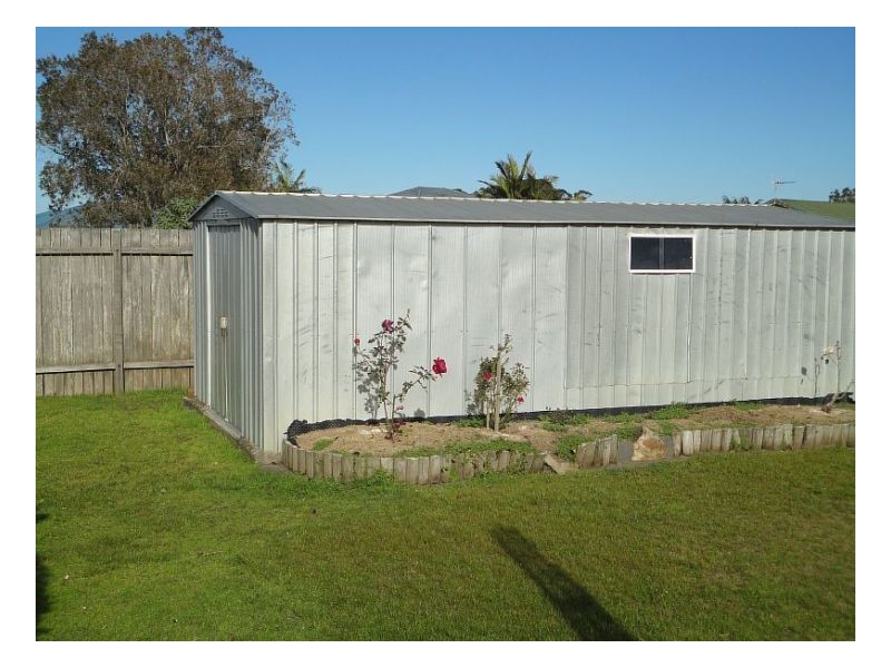 19 Pryor Cres, Old Bar NSW 2430