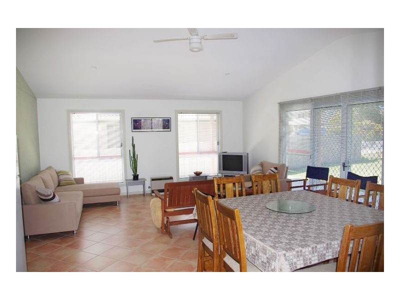 43 Waterman Street, Old Bar NSW 2430
