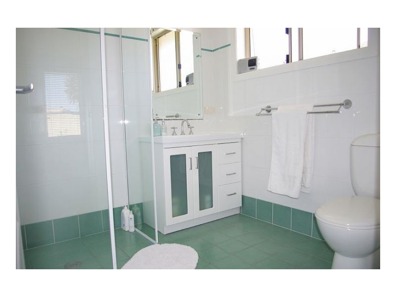 7 Ivy Crescent, Old Bar NSW 2430