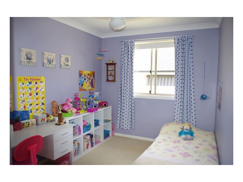 7 Ivy Crescent, Old Bar NSW 2430