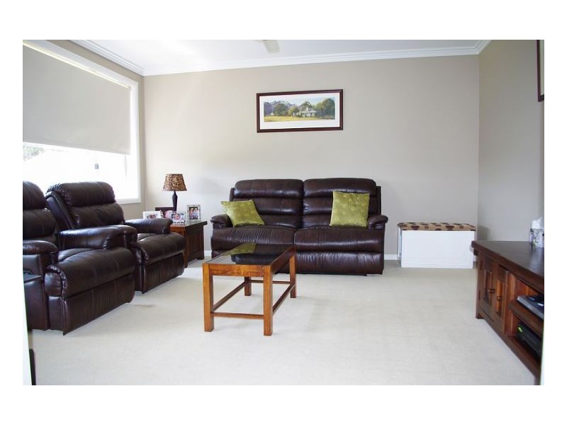 7 Ivy Crescent, Old Bar NSW 2430