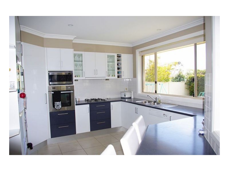 7 Ivy Crescent, Old Bar NSW 2430