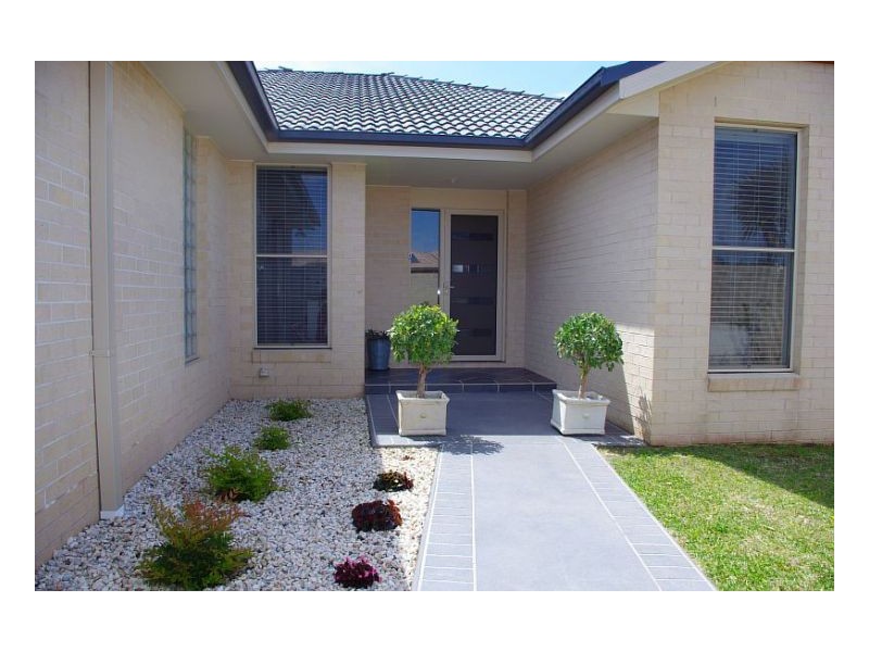 7 Ivy Crescent, Old Bar NSW 2430