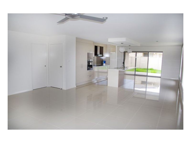 1/42 Albatross Way, Old Bar NSW 2430