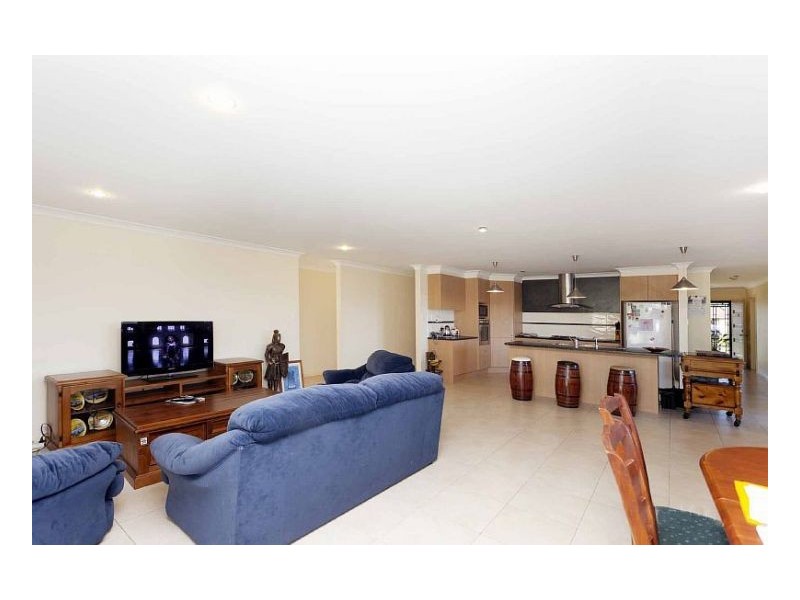 14 Rosier Place, Old Bar NSW 2430