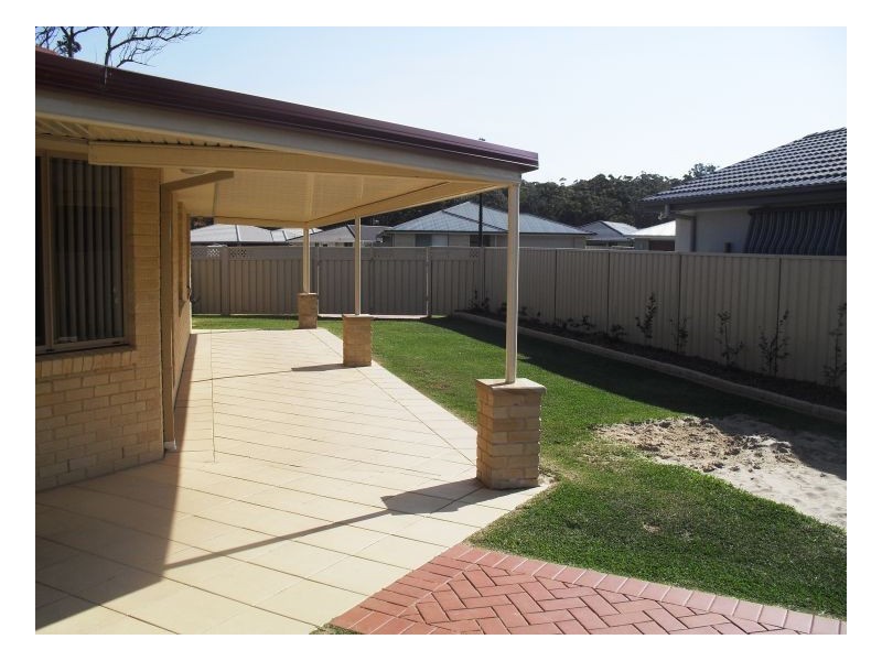 28 Bluehaven Drive, Old Bar NSW 2430