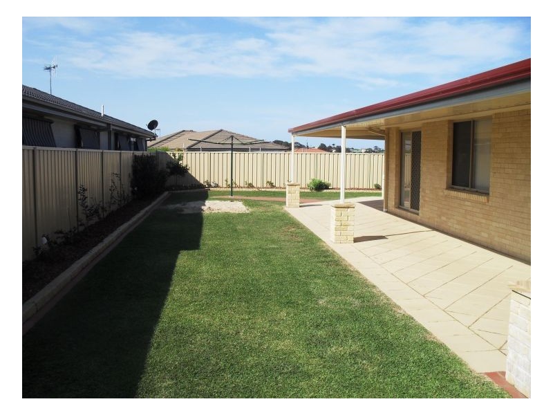 28 Bluehaven Drive, Old Bar NSW 2430