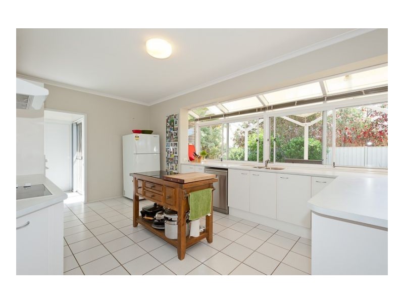 11 Laurina Close, Old Bar NSW 2430
