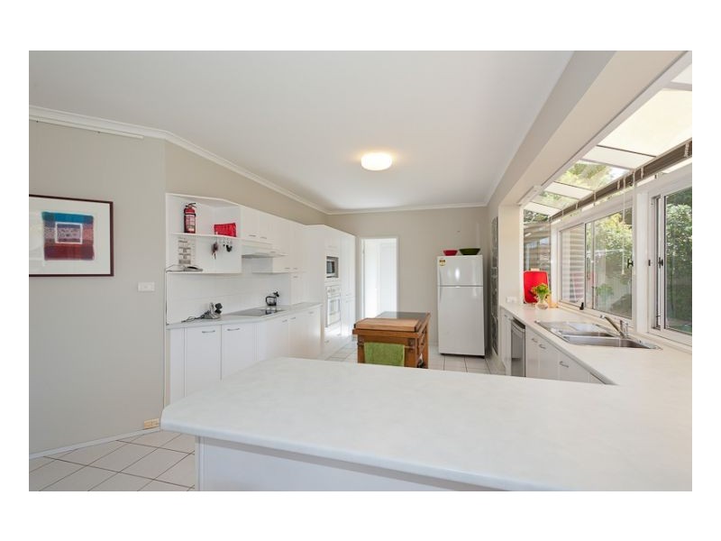 11 Laurina Close, Old Bar NSW 2430
