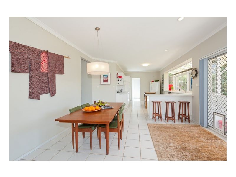 11 Laurina Close, Old Bar NSW 2430
