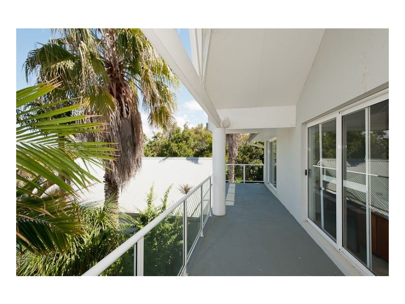 11 Laurina Close, Old Bar NSW 2430
