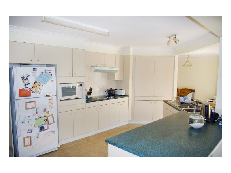 14 Joel Drive, Old Bar NSW 2430